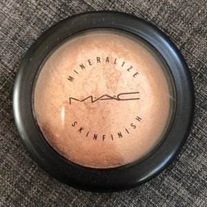MAC Mineralized Skin Finish